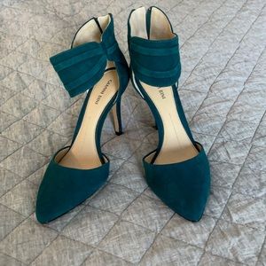 Gorgeous dark teal suede heels. Never worn!